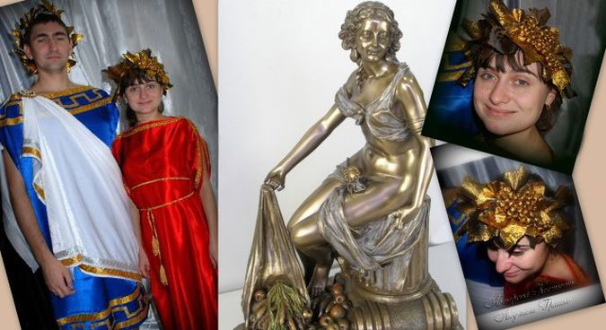 фото коллаж костюм богини артемиды и цезаря на фоне статуи