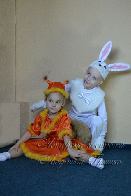 белочка и зайчик фото детских костюмов на праздник осени